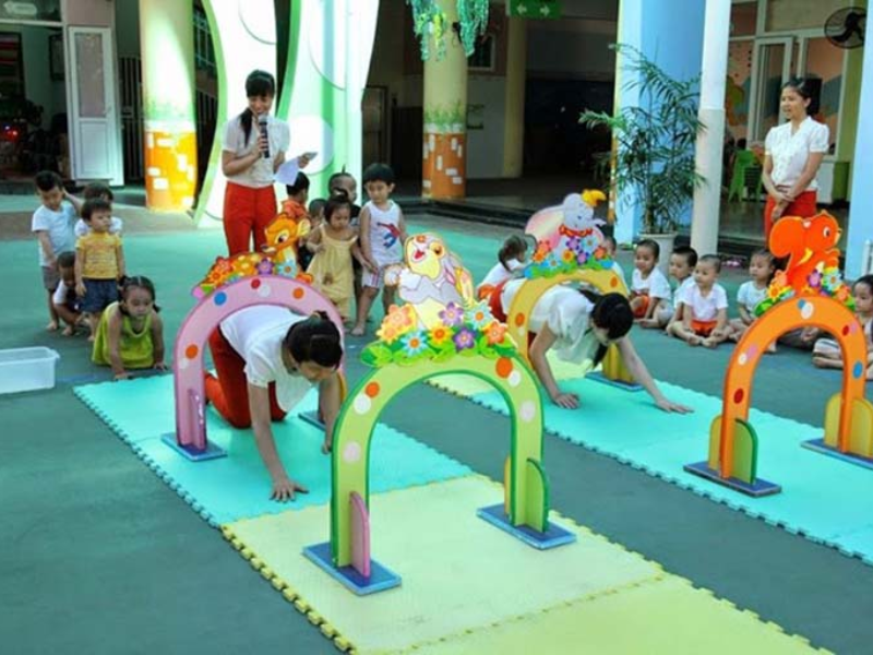 Đồ chơi vận động ngoài trời cho bé 1-5 tuổi: Gợi ý sản phẩm được yêu thích nhất Bóng vận động